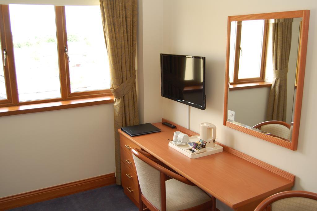 Leitrim Marina Hotel Carrick on Shannon Extérieur photo