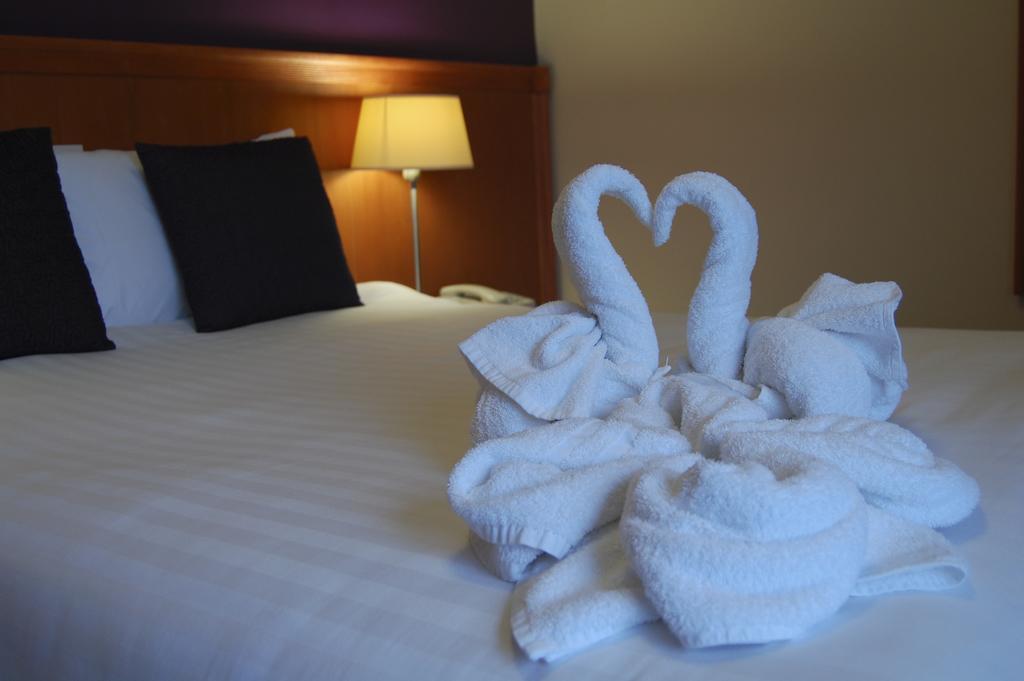 Leitrim Marina Hotel Carrick on Shannon Extérieur photo