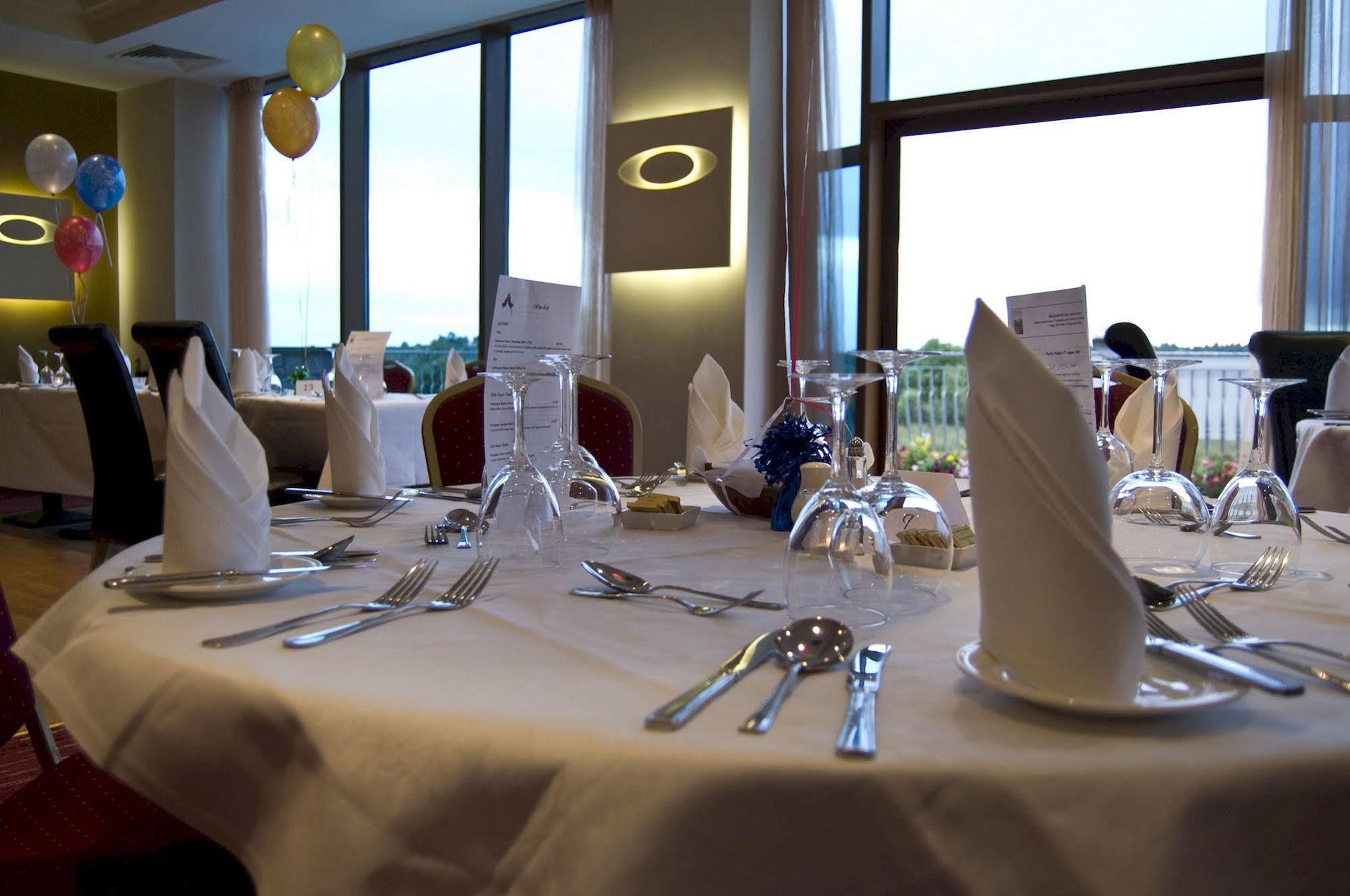 Leitrim Marina Hotel Carrick on Shannon Extérieur photo
