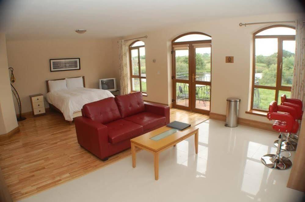 Leitrim Marina Hotel Carrick on Shannon Extérieur photo